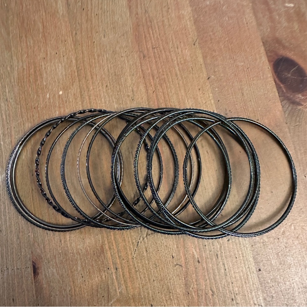 Elegant Black and Silver Metal Bangle Bracelet Set